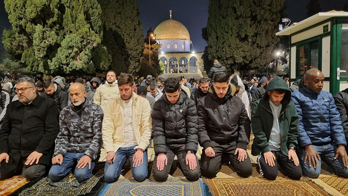 60 ألف مصل أدوا صلاة العشاء والتراويح في اليوم الثامن من شهر رمضان المبارك